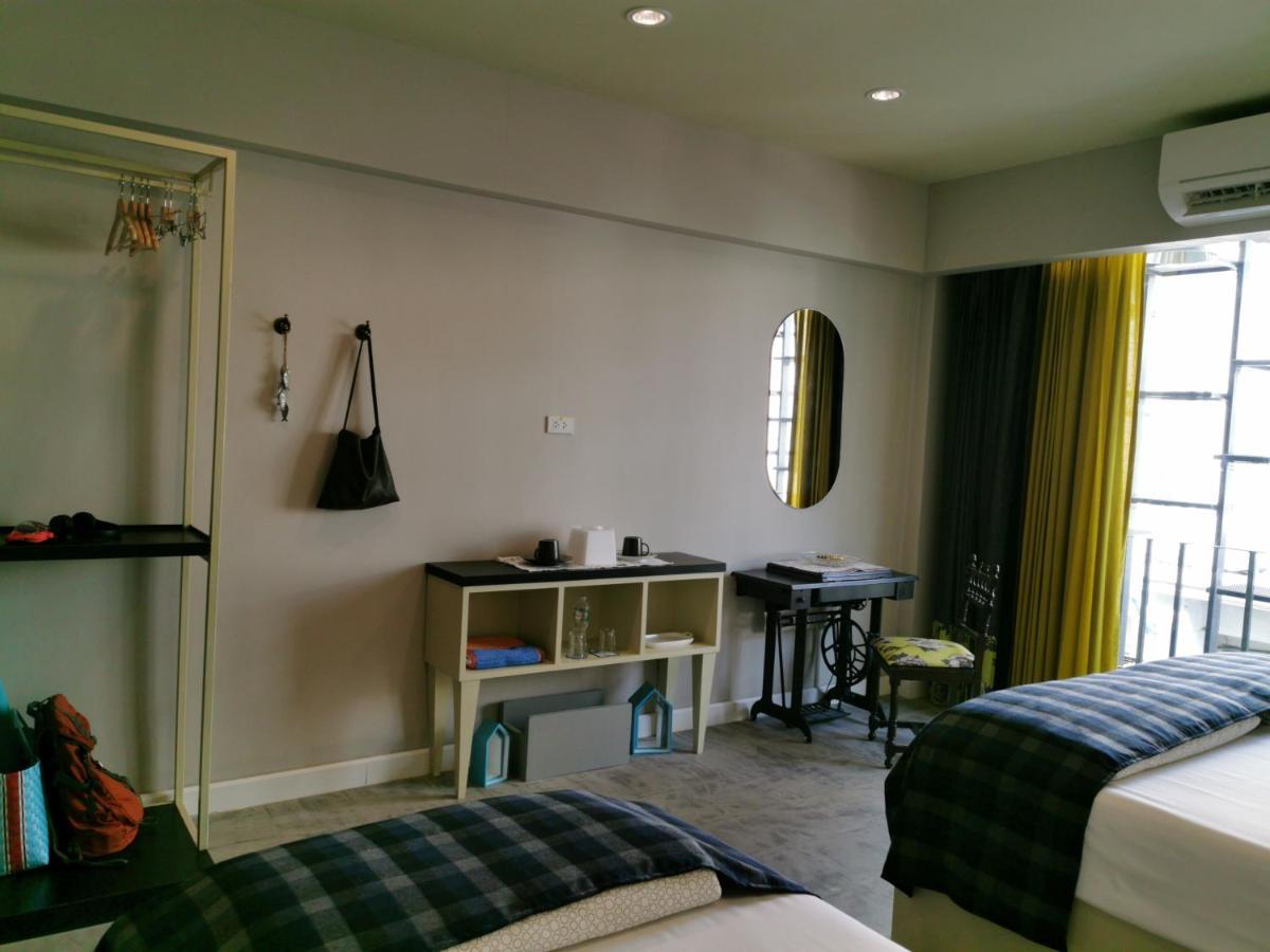 Chomm House Bed and Breakfast Bangkok Exteriör bild