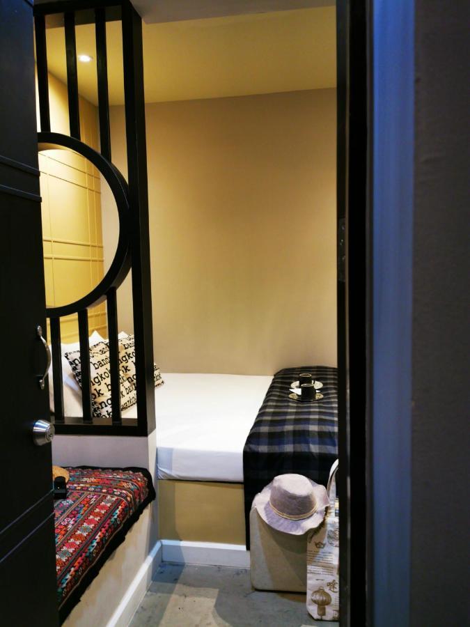 Chomm House Bed and Breakfast Bangkok Exteriör bild
