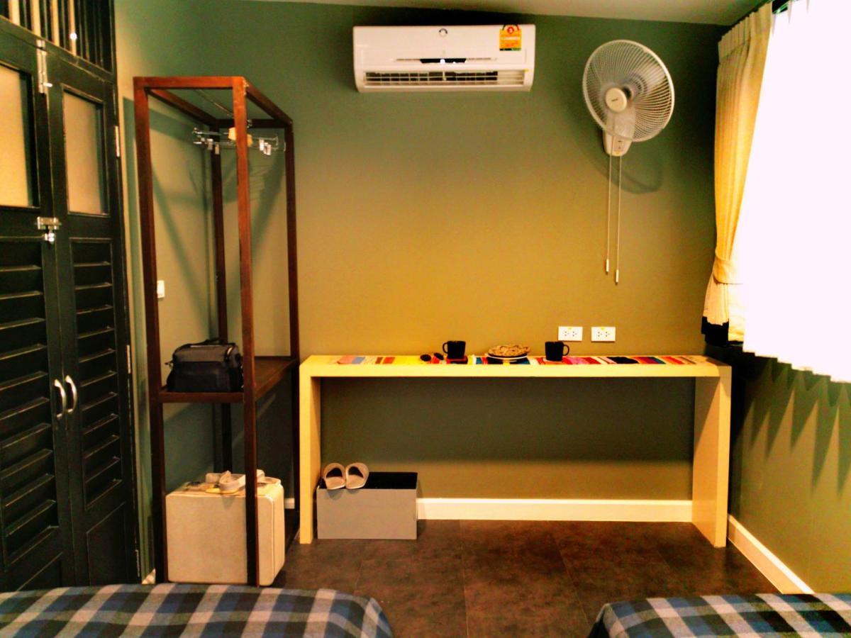 Chomm House Bed and Breakfast Bangkok Exteriör bild