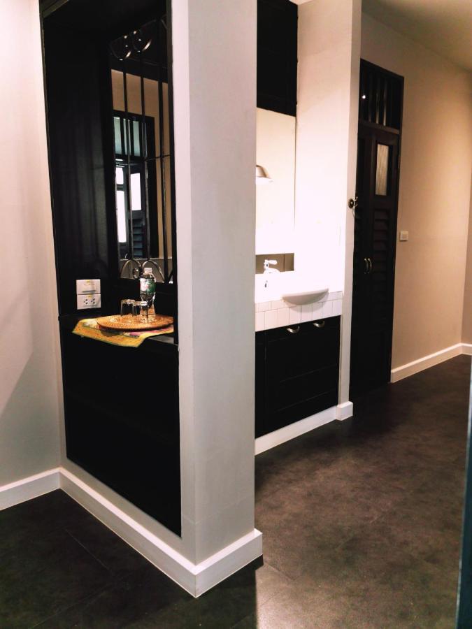 Chomm House Bed and Breakfast Bangkok Exteriör bild